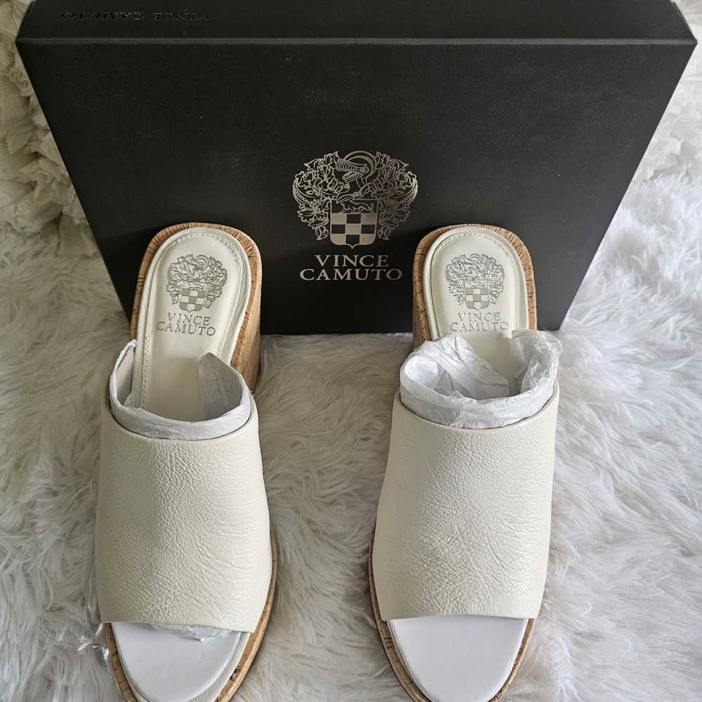 Vince Camuto Women's Cream Slide Sandals - Picture 3 of 6